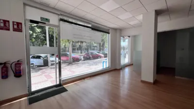 Local comercial en alquiler en Pasaje Herrera Oria, Carranque (Distrito Cruz de Humilladero. Málaga Capital) de 1.800 €<span>/mes</span>