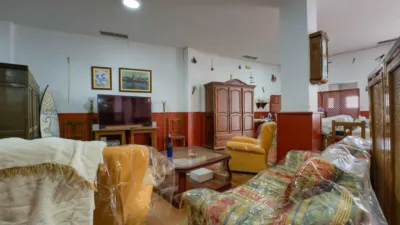 House in the Centre photo 39