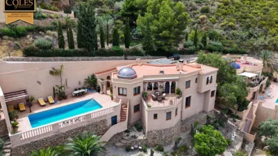 Chalet on Cl Murillo Street photo 2