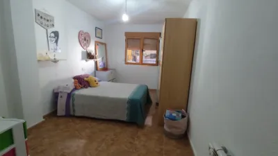 Apartment on Manuel Vazquez Montalban Street photo 3