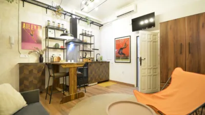 Estudio en alquiler en Calle del Mesón de Paredes, cerca de Calle de las Provisiones - Imagen 2