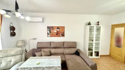 Casa adosada en venta en Calle de Luis Cernuda, Humilladero de 199.000 €