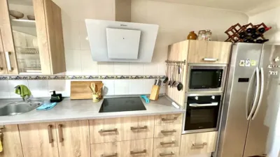 Casa adosada en venta en Calle de Luis Cernuda, Humilladero de 199.000 €