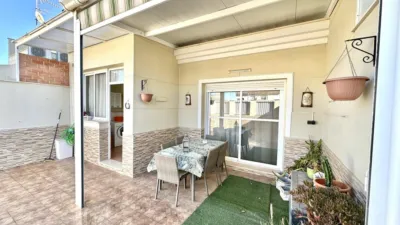 Casa adosada en venta en Calle de Luis Cernuda, Humilladero de 199.000 €