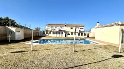 Casa adosada en venta en Calle de Luis Cernuda, Humilladero de 199.000 €