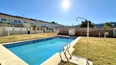 Casa adosada en venta en Calle de Luis Cernuda, Humilladero de 199.000 €