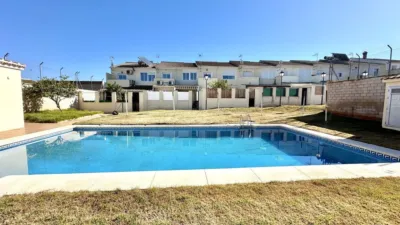Casa adosada en venta en Calle de Luis Cernuda, Humilladero de 199.000 €