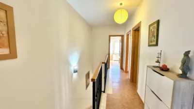 Casa adosada en venta en Calle de Luis Cernuda, Humilladero de 199.000 €