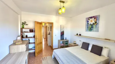 Casa adosada en venta en Calle de Luis Cernuda, Humilladero de 199.000 €