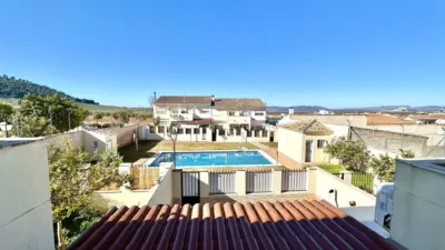 Casa adosada en venta en Calle de Luis Cernuda, Humilladero de 199.000 €