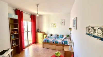 Casa adosada en venta en Calle de Luis Cernuda, Humilladero de 199.000 €