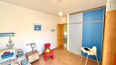 Casa adosada en venta en Calle de Luis Cernuda, Humilladero de 199.000 €