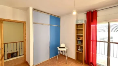 Casa adosada en venta en Calle de Luis Cernuda, Humilladero de 199.000 €
