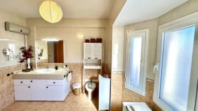 Casa adosada en venta en Calle de Luis Cernuda, Humilladero de 199.000 €