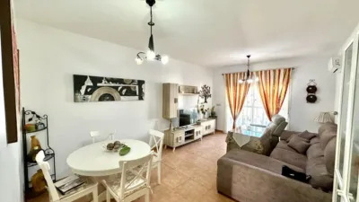 Casa adosada en venta en Calle de Luis Cernuda, Humilladero de 199.000 €