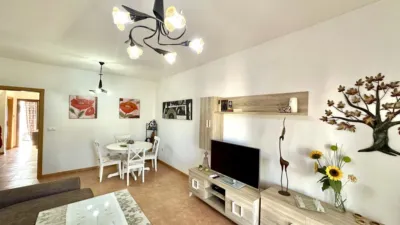 Casa adosada en venta en Calle de Luis Cernuda, Humilladero de 199.000 €