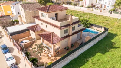 Chalet en venta en Carrer de Tavernes de la Valldigna, Santa Anna-Urbanitzacions (Gandia) de 699.000 €