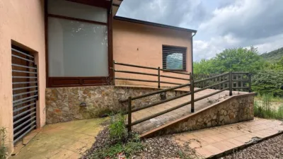 Chalet on Avenida de Santa Coloma photo 5