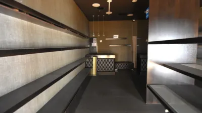 Local comercial en venta en Calle de Ramón y Cajal - Vista 5