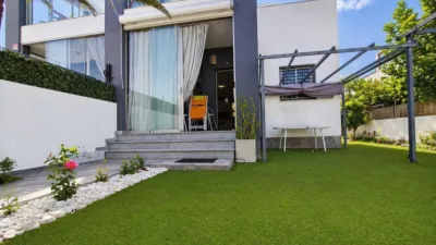 Townhouse on Avenida de Tenerife photo 3