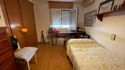 Chalet en venta en Calle de Alcubierre, Casetas-Garrapinillos-Monzalbarba (Zaragoza Capital) de 299.000 €