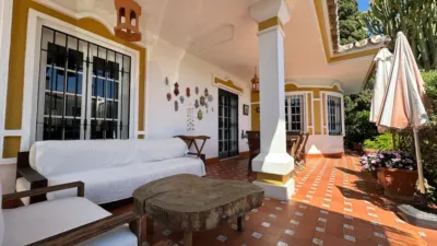 Chalet en venta en Calle Figurillas, Cortijo de Maza-Finca Monsálvez-El Olivar (Distrito Churriana. Málaga Capital) de 1.050.000 €