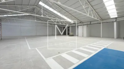 Garaje en venta en Industria - Más