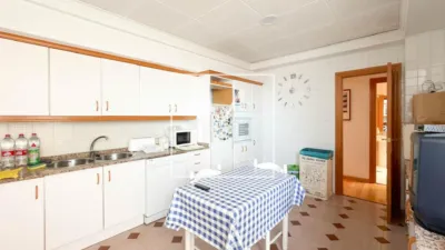 Apartment in Albacete, Es Centre, La Pajarita - Más
