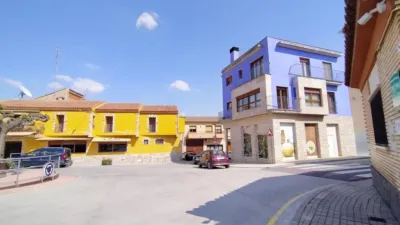 Chalet en venta en Calle de Garfilán, cerca de Calle Jacinto Benavente, Torres de Berrellén de 74.000 €