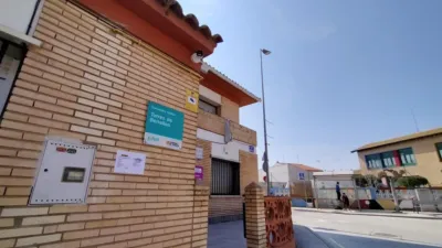 Chalet en venta en Calle de Garfilán, cerca de Calle Jacinto Benavente, Torres de Berrellén de 74.000 €