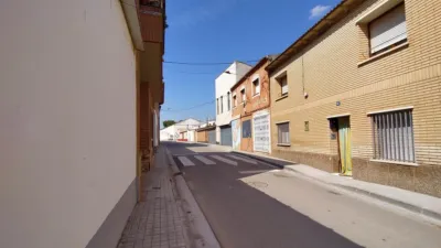 Chalet en venta en Calle de Garfilán, cerca de Calle Jacinto Benavente, Torres de Berrellén de 74.000 €