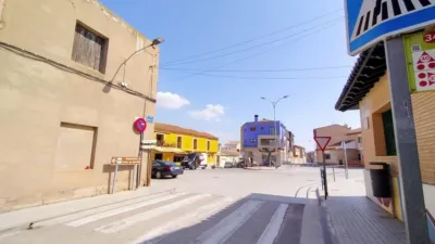 Chalet en venta en Calle de Garfilán, cerca de Calle Jacinto Benavente, Torres de Berrellén de 74.000 €