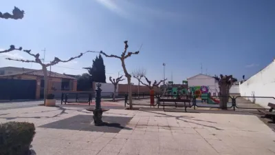 Chalet en venta en Calle de Garfilán, cerca de Calle Jacinto Benavente, Torres de Berrellén de 74.000 €