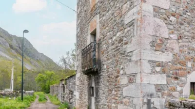 Casa en venta en Camino Carrera, La Vega de los Viejos (Cabrillanes) de 450.000 €