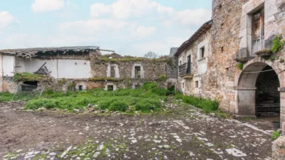 Casa en venta en Camino Carrera, La Vega de los Viejos (Cabrillanes) de 450.000 €