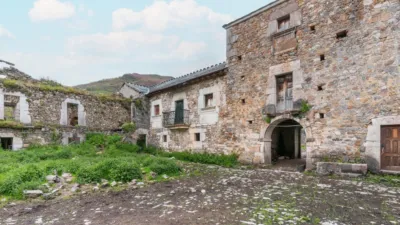 Casa en venta en Camino Carrera, La Vega de los Viejos (Cabrillanes) de 450.000 €