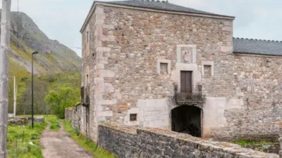 Casa en venta en Camino Carrera, La Vega de los Viejos (Cabrillanes) de 450.000 €