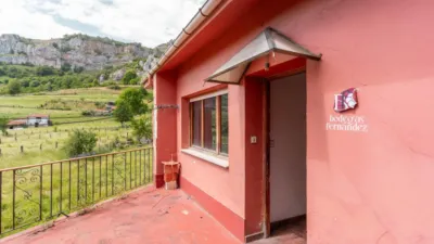 Casa en venta en Calle Pelugano-Juego Bola, Número 122, Bello (Cabañaquinta-Aller). Municipio de Aller de 115.000 €