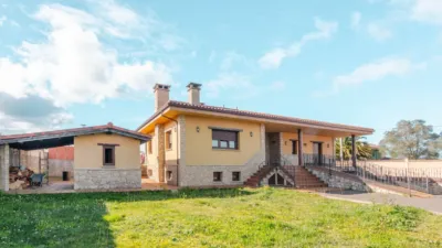Chalet in Barrio Villanueva, 33456 photo 2