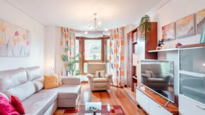 Piso en venta en Calle José Manuel Fuente 'El Tarangu', 3, Nueva Huca (Oviedo) de 270.000 €