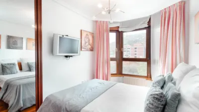 Piso en venta en Calle José Manuel Fuente 'El Tarangu', 3, Nueva Huca (Oviedo) de 270.000 €