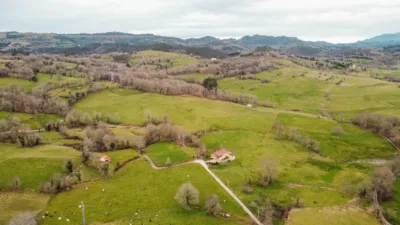 Finca rústica en venta en Calle Paraes, Número 13, Nava de 68.000 €