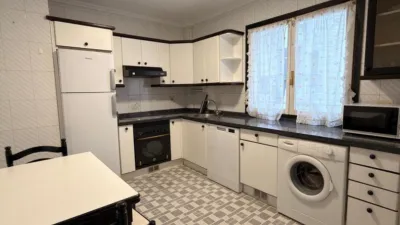 Piso en alquiler en Calle del General Elorza, 54, Pumarín-Teatinos (Oviedo) de 1.200 €<span>/mes</span>