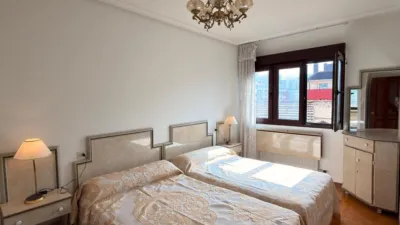 Piso en alquiler en Calle del General Elorza, 54, Pumarín-Teatinos (Oviedo) de 1.200 €<span>/mes</span>
