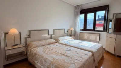 Piso en alquiler en Calle del General Elorza, 54, Pumarín-Teatinos (Oviedo) de 1.200 €<span>/mes</span>