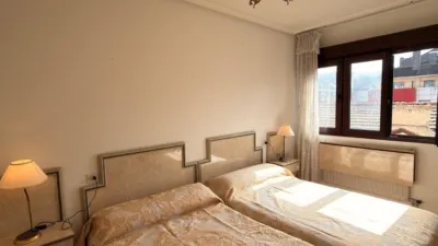 Piso en alquiler en Calle del General Elorza, 54, Pumarín-Teatinos (Oviedo) de 1.200 €<span>/mes</span>