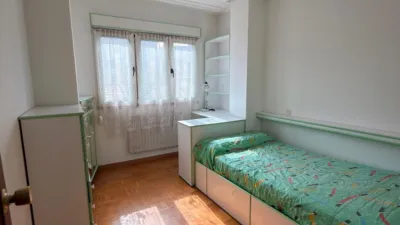 Piso en alquiler en Calle del General Elorza, 54, Pumarín-Teatinos (Oviedo) de 1.200 €<span>/mes</span>