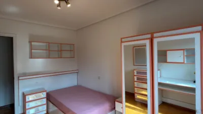 Piso en alquiler en Calle del General Elorza, 54, Pumarín-Teatinos (Oviedo) de 1.200 €<span>/mes</span>