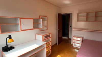 Piso en alquiler en Calle del General Elorza, 54, Pumarín-Teatinos (Oviedo) de 1.200 €<span>/mes</span>