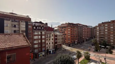 Piso en alquiler en Calle del General Elorza, 54, Pumarín-Teatinos (Oviedo) de 1.200 €<span>/mes</span>